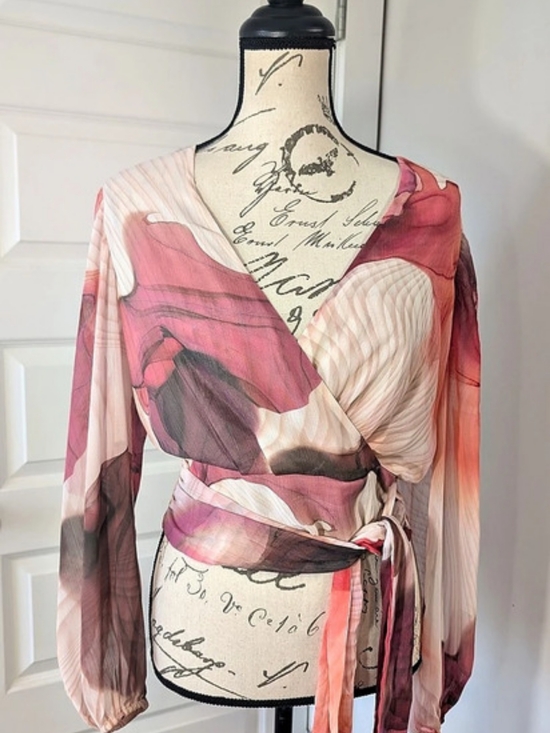 Express Tops - Express Floral V-Neck Long Sleeve Faux Wrap Pleated Waist Top Abstract Wrap S